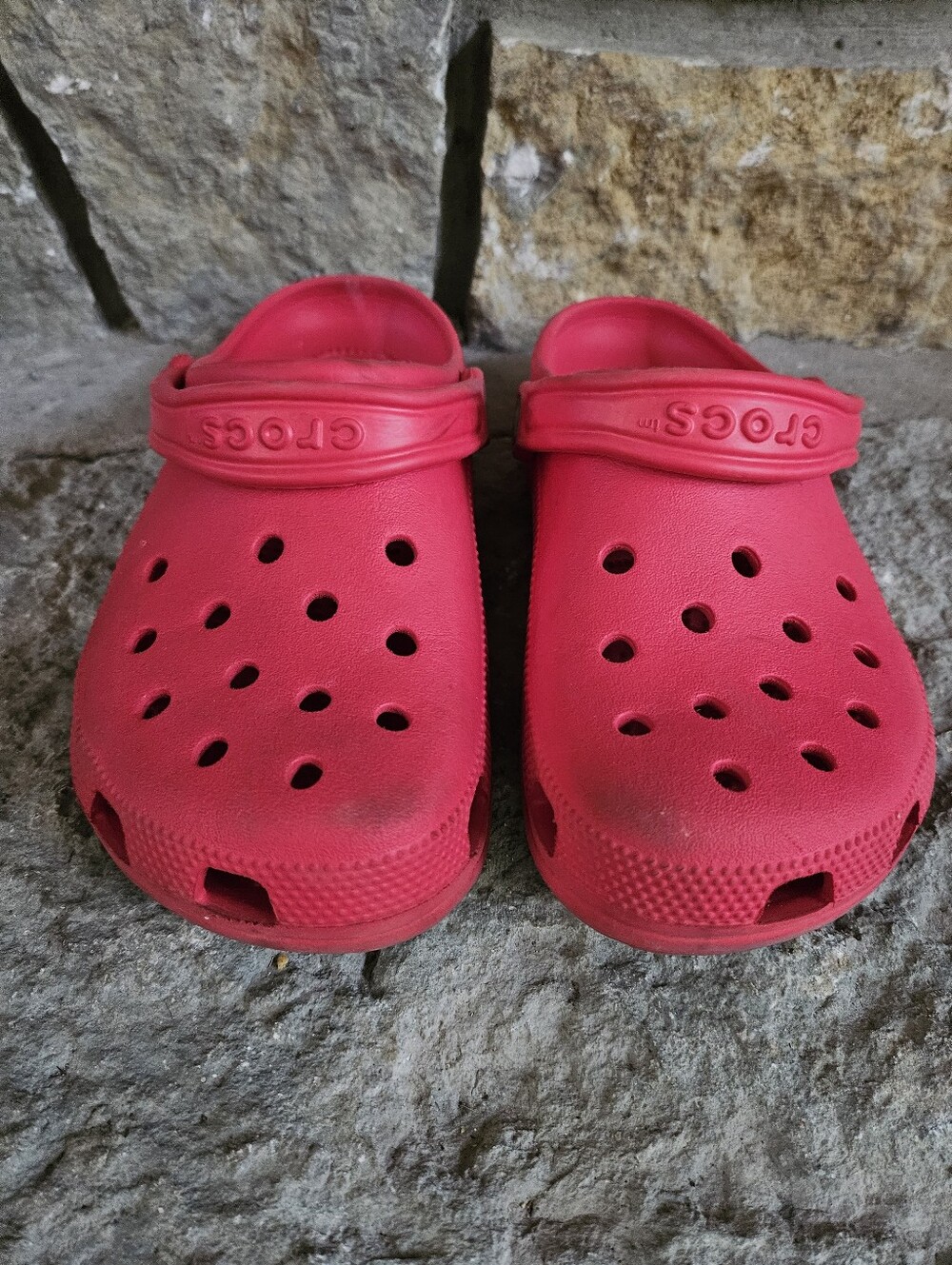 Red Crocs 6/8 - Picture 3 of 4